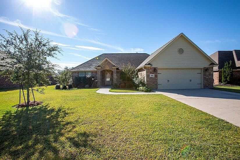 1st image of 1011 Cardinal Ct