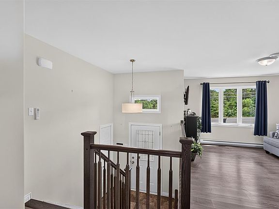 4th image of 7 Buckingham Drive
