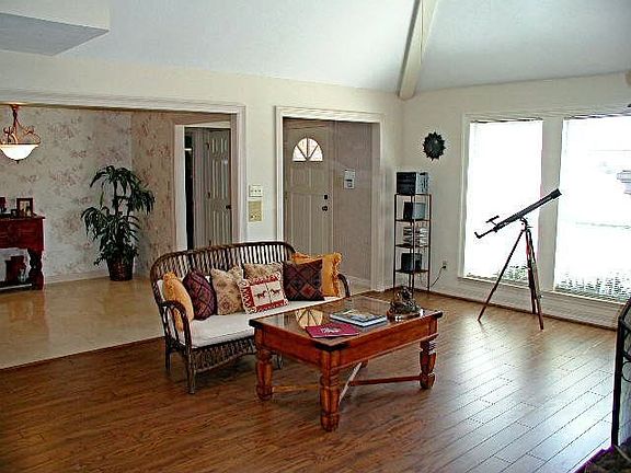 4th image of 3201 San Sebastian Dr Suite C