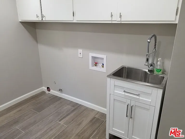 5652 Glenford St — Photo 30