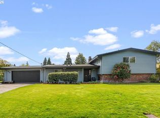 948 NE Queens Ln, Hillsboro, OR 97124