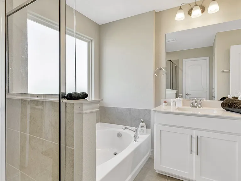 741 Creekwater Ln — Photo 15