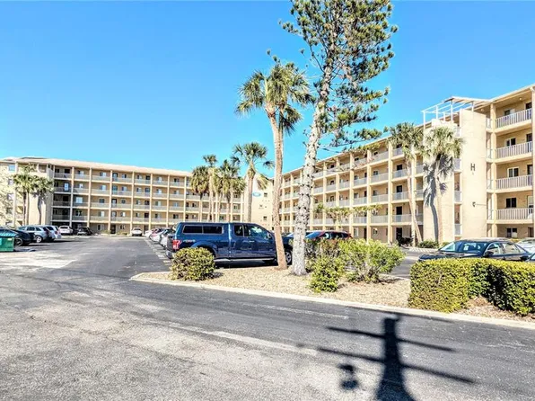 3711 Lake Bayshore Dr #H116, Bradenton, FL 34205