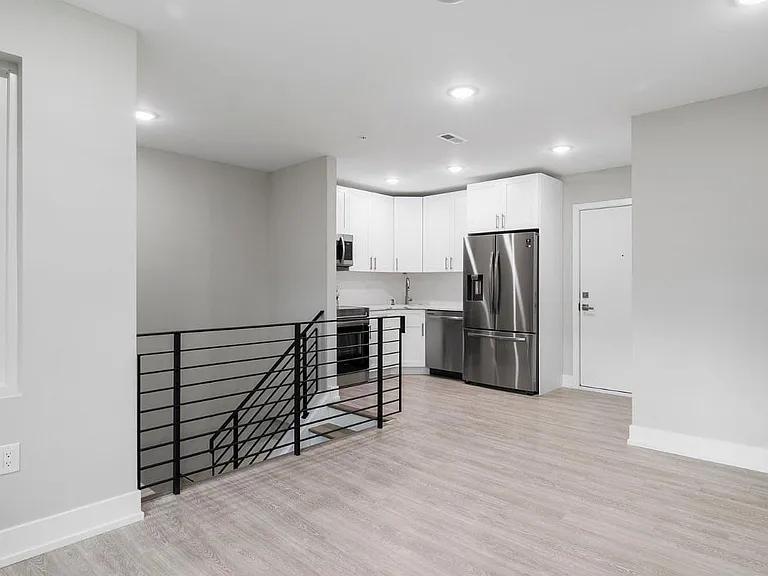 649 N 35th St #103 — Photo 1
