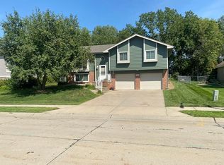 7721 S 70th St, La Vista, NE 68128