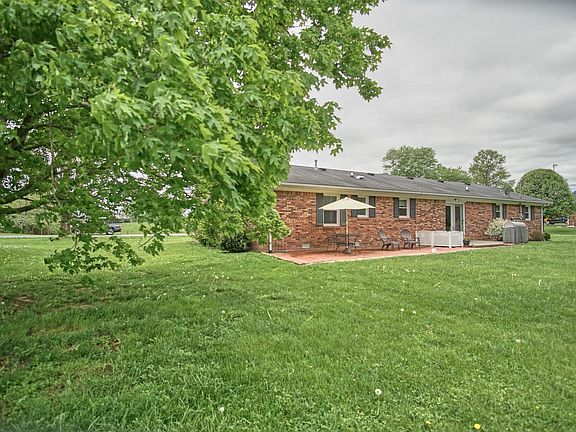 5th image of 65 Southway Dr