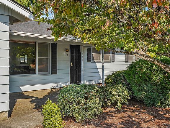 3rd image of 4431 Camellia Dr S