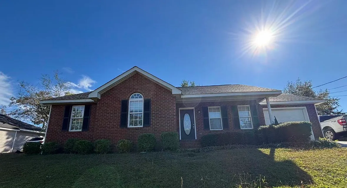 3 bed, 1166 sqft, $1,750 — Photo 1