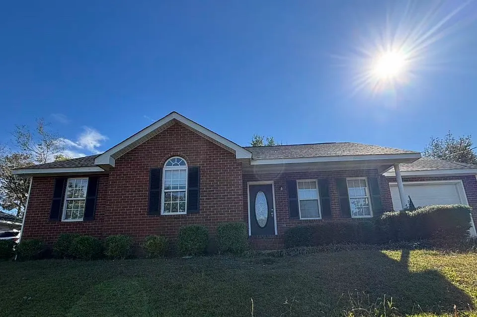 2820 Bennington Dr