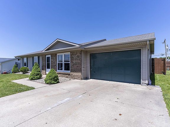 3rd image of 1511 Knoll Crest Dr