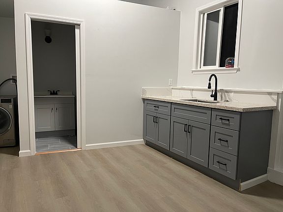 3rd image of 806 Bellevue Ave