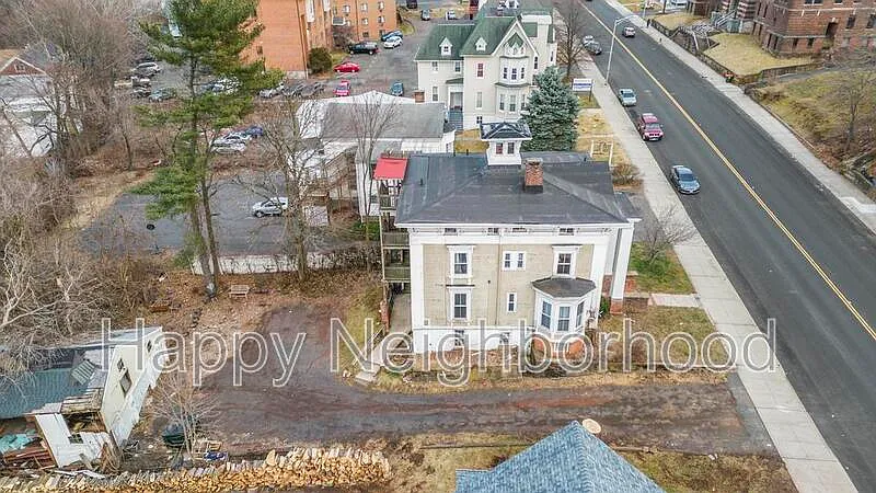 1 bed, 1.0 bath, $1,350 — Photo 3