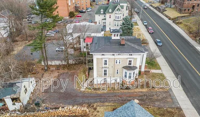 216 E Main St #7 — Photo 9