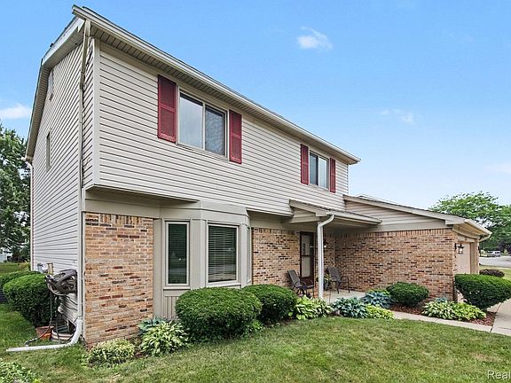 2nd image of 6323 Robison Ln