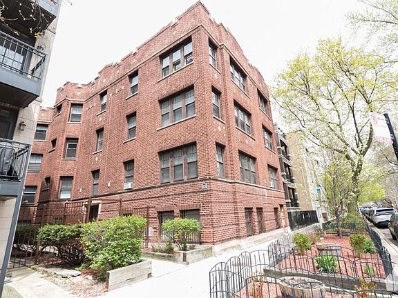 2nd image of 706 W Barry Ave #2b2nd