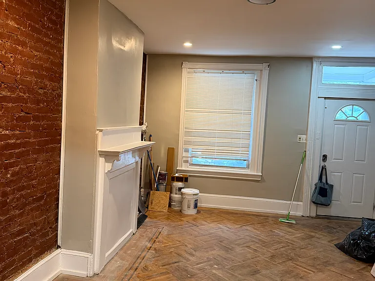 1370 Narragansett St — Photo 12