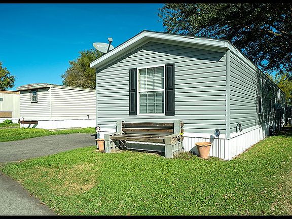 2nd image of 101 23rd St S Trailer 18