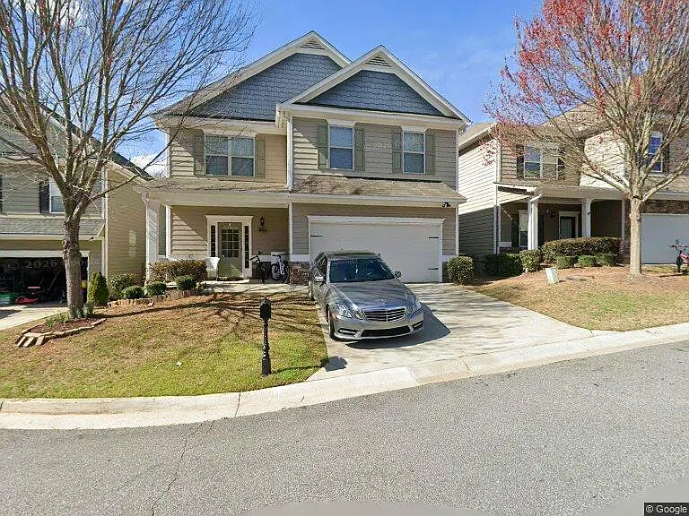1004 Oglethorpe Ct — Photo 1