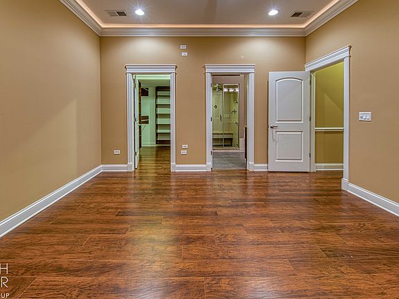 5th image of 2906 W Belmont Ave #22