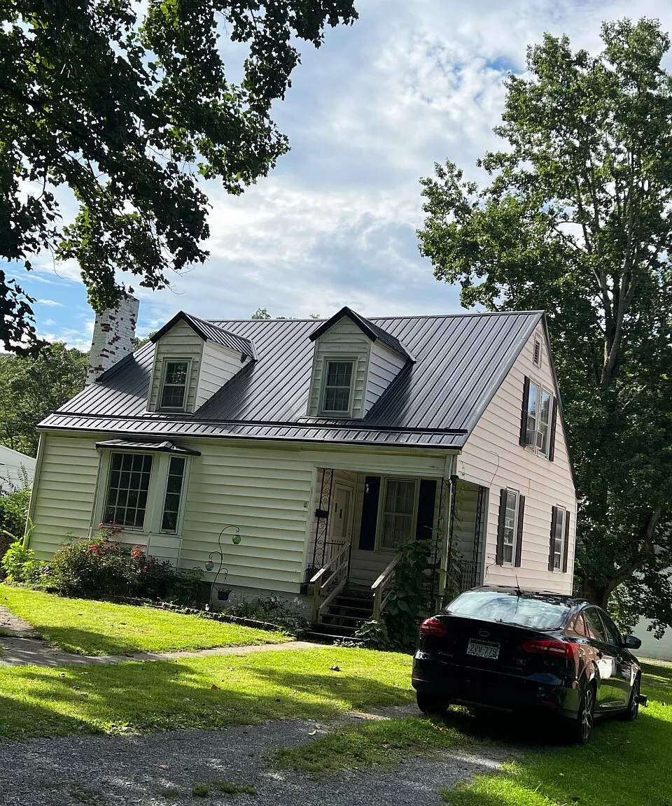 1421 Augusta Street - 3 — Photo 1