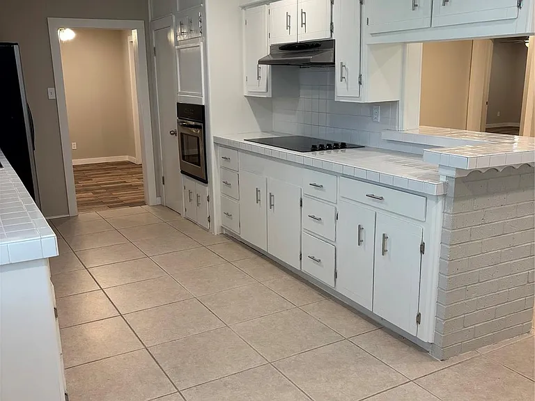 8049 Forest Hills Dr — Photo 18