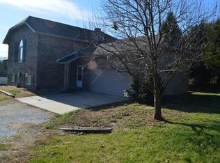 1250 W Inman Rd, Nixa, MO 65714