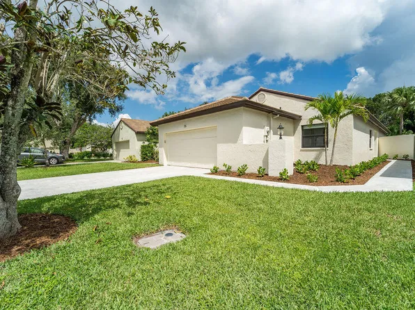 55 Ironwood Way N, Palm Beach Gardens, FL 33418