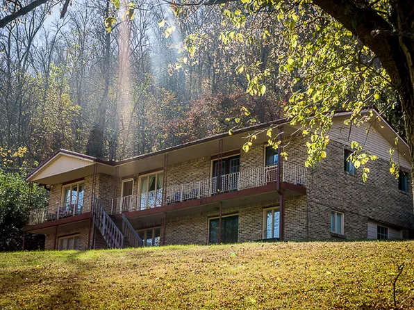 867 Oldfield St, Gainesboro, TN 38562
