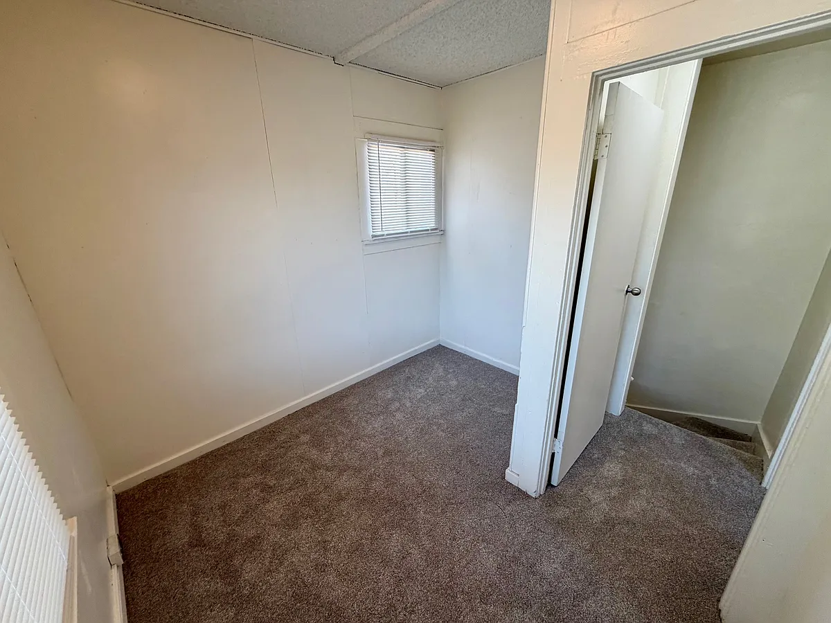 Building Photo - 917 1/2 Dos Robles Pl