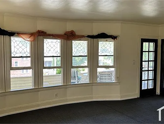 3 bed, 1400 sqft, $1,200 — Photo 2