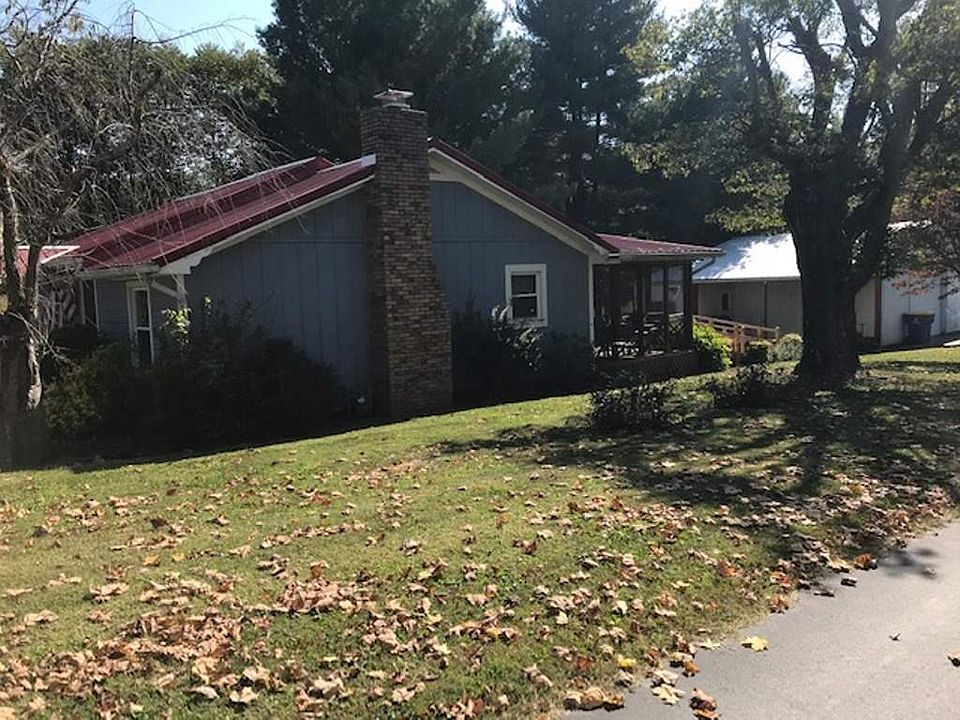 2nd image of 24775 Louisville Rd
