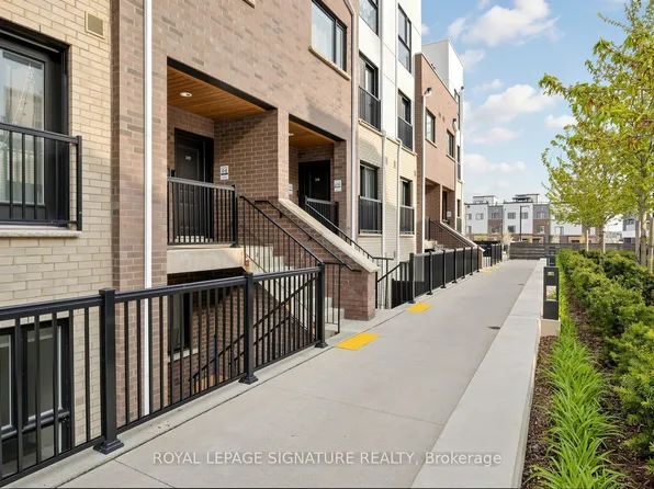 349 Wheat Boom Dr #222, Oakville, ON L6H 7X5