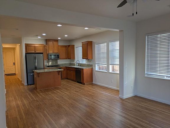 4th image of 231 W Prosperidad Way