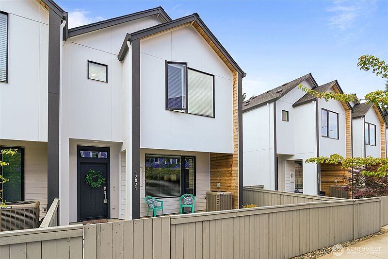 2nd image of 12021 SE 5th