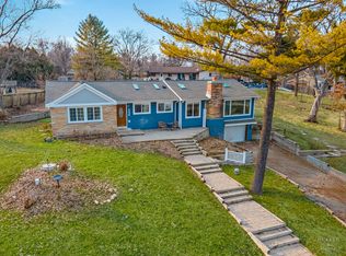 4433 Wildwood Dr, Crystal Lake, IL 60014