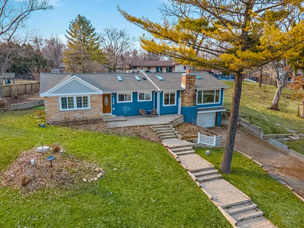 4433 Wildwood Dr, Crystal Lake, IL 60014