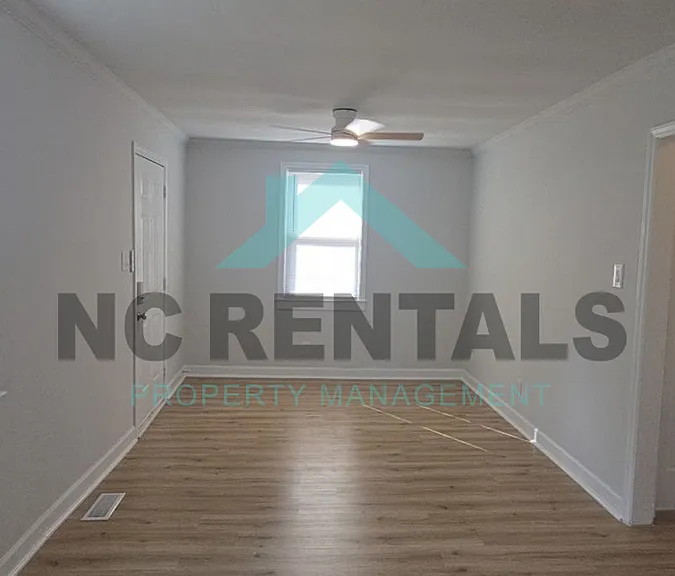 1323 Mayfair Ave — Photo 3