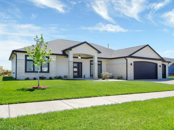 8840 Moonbug Ln, Manhattan, KS 66502