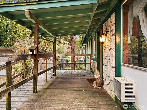 5th image of 20 SE Cabana Avenue