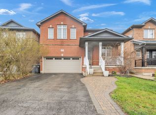 17 Chestermere Cres, Brampton, ON L7A2E8