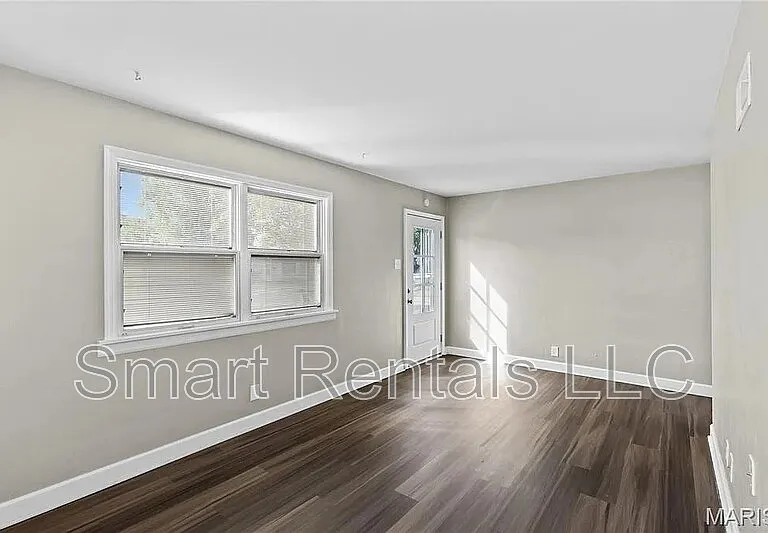 43 Saint Celeste Dr — Photo 2