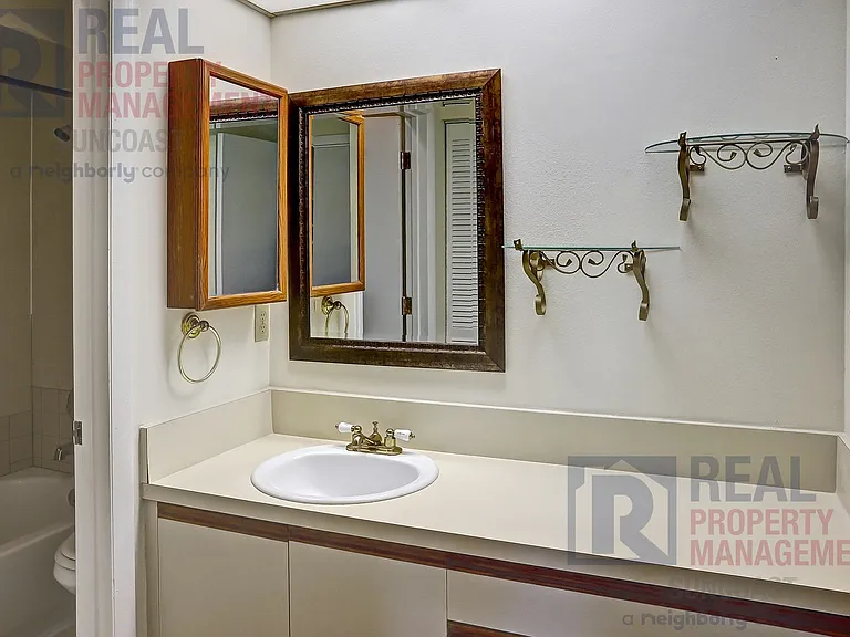 251 Fenwick Dr #14 — Photo 24