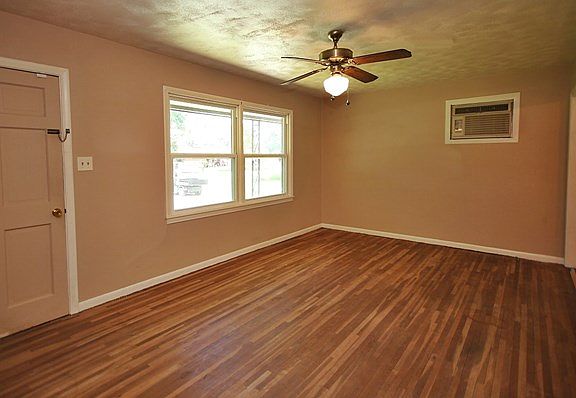 5th image of 1515 Glendale St