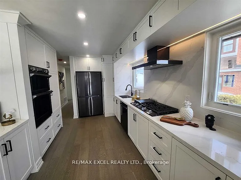 6 Glaive Dr #MAIN — Photo 7