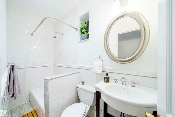 Rented by Brown Harris Stevens | media 12