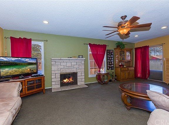 5th image of 1465 E Pinewood Ave