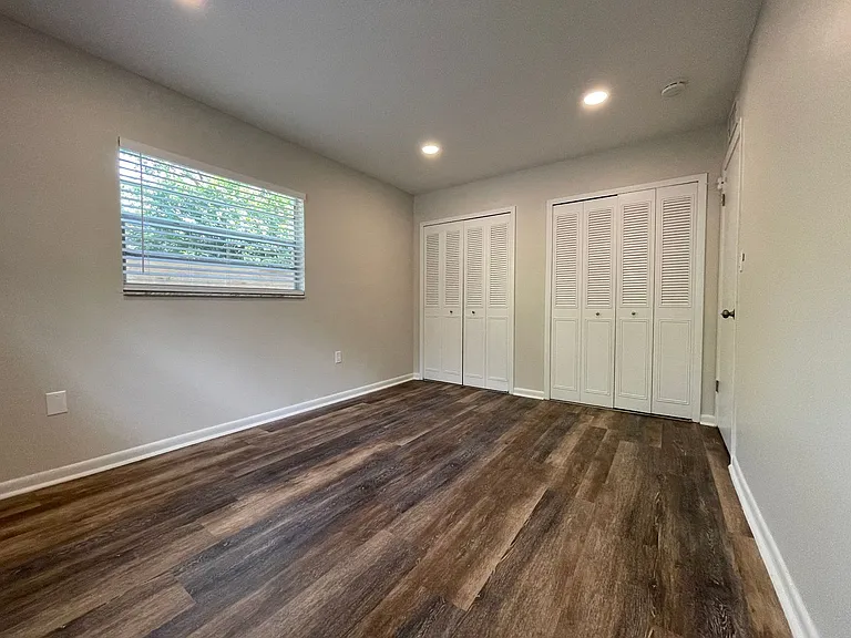 129 E Amelia St — Photo 22