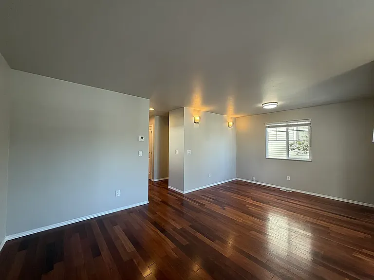 5950 31st Ave SW — Photo 10