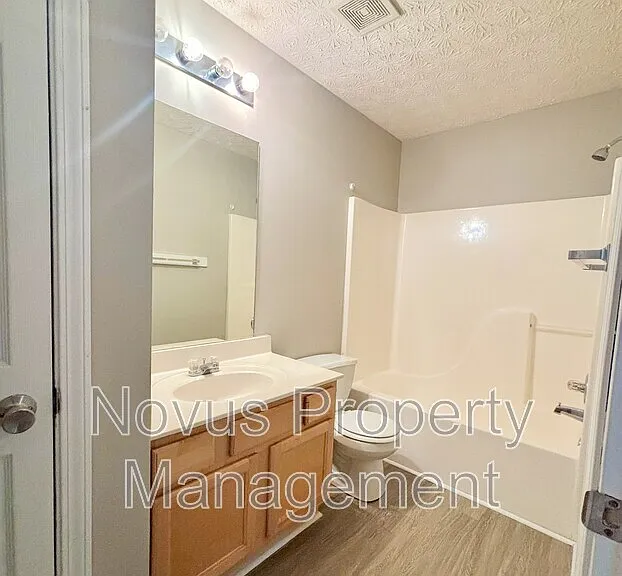 515 Lawson St — Photo 16