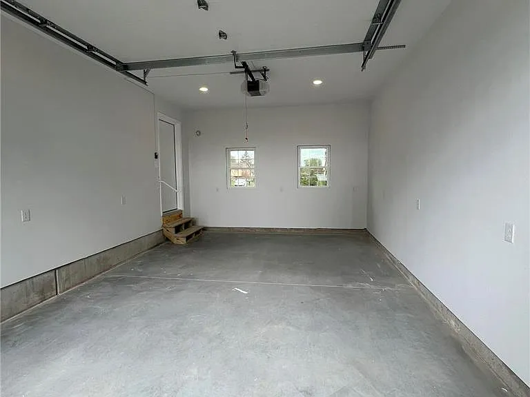 2815 Jefferson St — Photo 18